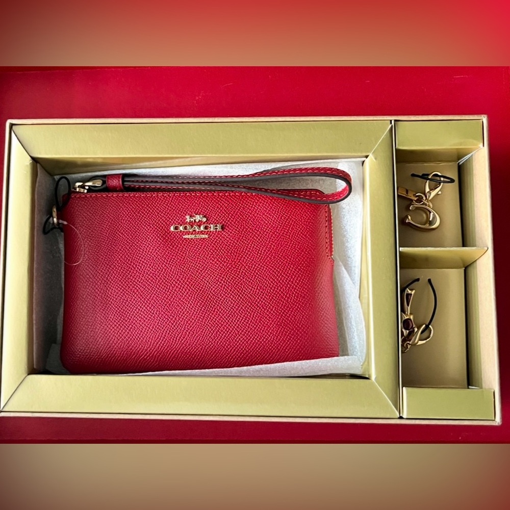 Coach Wristlet & Charms Set Red